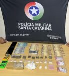 policia-militar-acaba-com-‘disk-entrega’-de-drogas-no-litoral-norte-de-sc