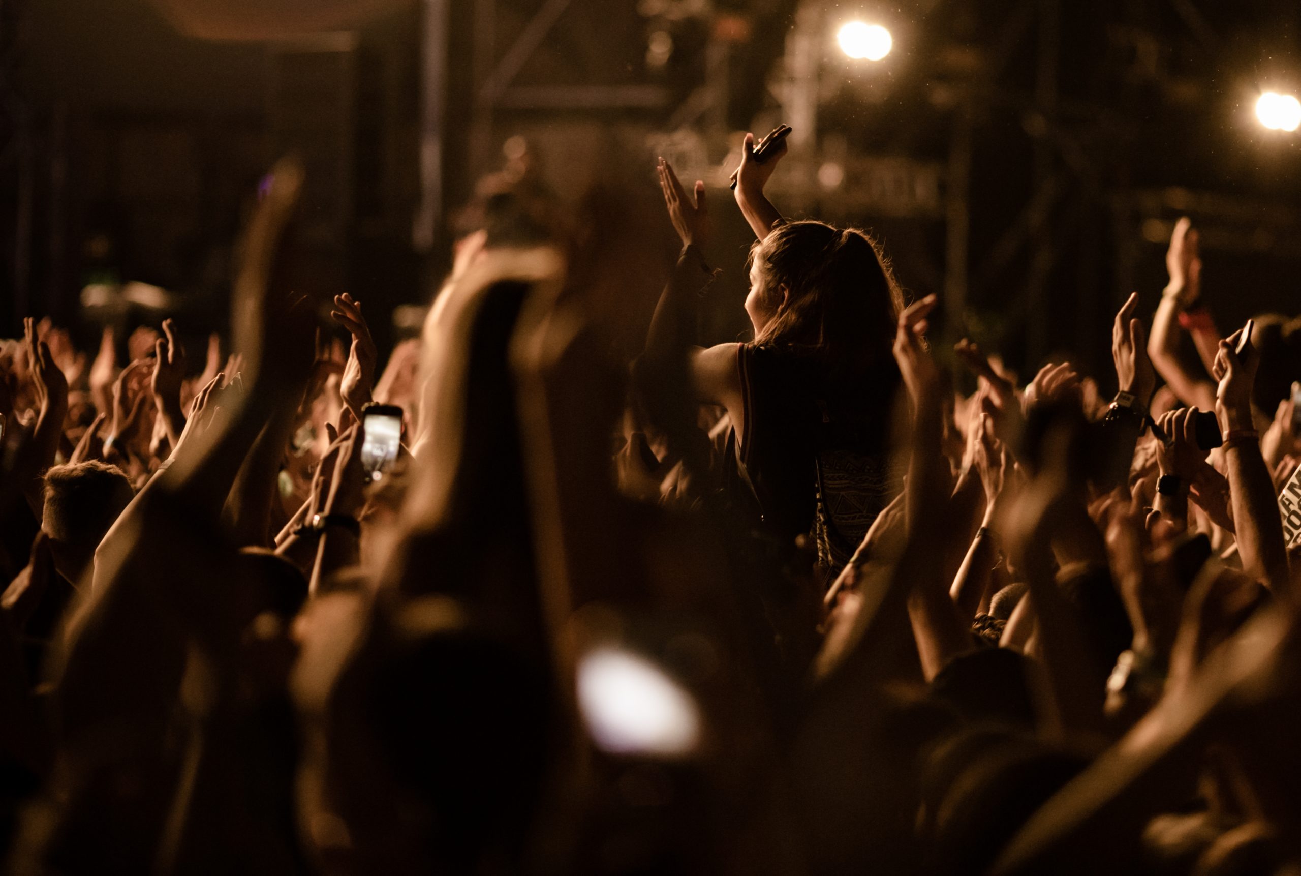 Sexo explícito no meio de festa da UFSC choca internet e gera repúdio;  entenda o caso – Jornal Floripa – ECM