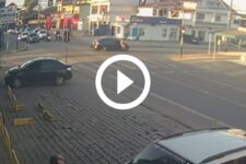 video:-grave-acidente-deixa-motociclista-ferido-em-joinville