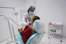 programa-sorria-mais-chapeco-e-lancado-com-aplicacao-de-proteses-dentarias