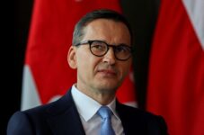 “nunca-mais-insulte-os-poloneses”,-diz-primeiro-ministro-da-polonia-a-zelensky