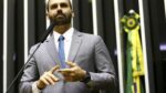 eduardo-bolsonaro-e-cortado-ao-vivo-na-argentina-apos-defender-armas