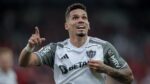 paulinho-marca-pelo-atletico-e-se-isola-na-artilharia-do-brasileiro