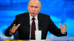 kremlin-diz-que-eua-descontextualizou-fala-de-putin-sobre-arma-nuclear