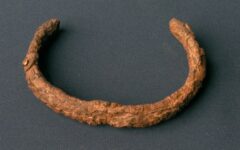 ferro-espacial-e-encontrado-em-tesouro-espanhol-de-3-mil-anos