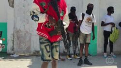 o-que-esta-acontecendo-no-haiti:-saiba-como-as-gangues-se-tornam-mais-organizadas-e-bem-armadas-do-que-a-policia